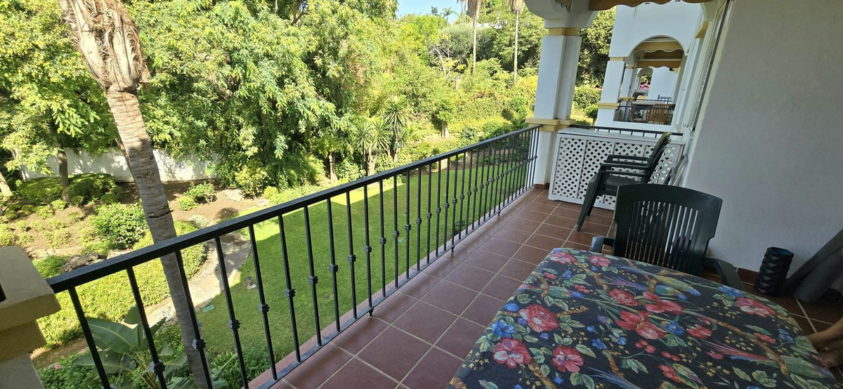 2 Bedroom Apartment in Marbella - Photo 4