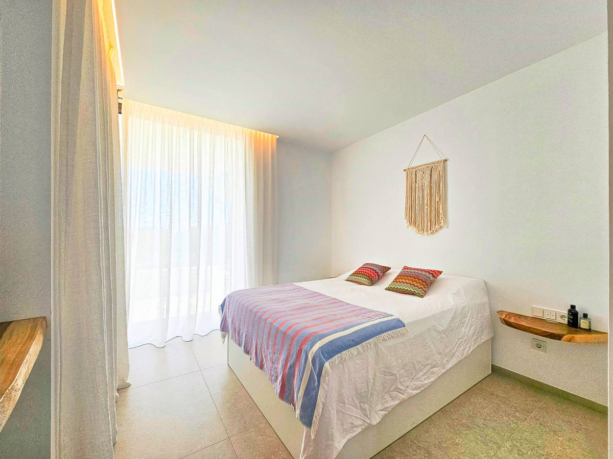 3 Bedroom Apartment in Benahavís - Photo 14