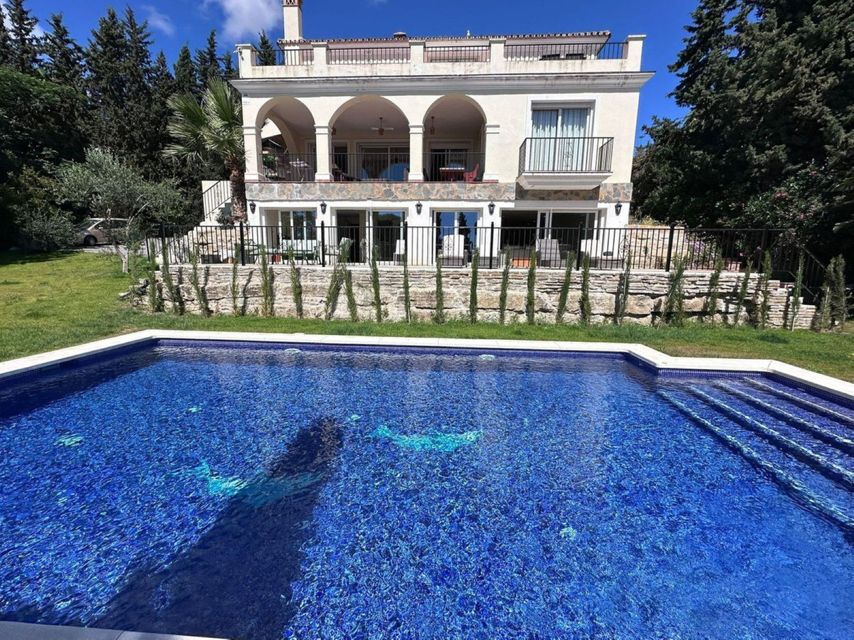 6 Bedroom Villa in Marbella - Фото 2