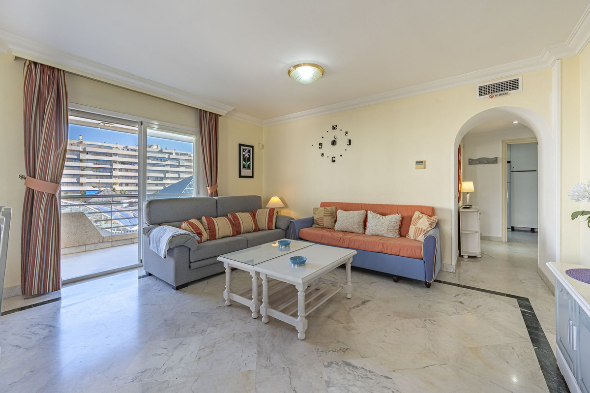2 Bedroom Apartment in Marbella - Photo 5