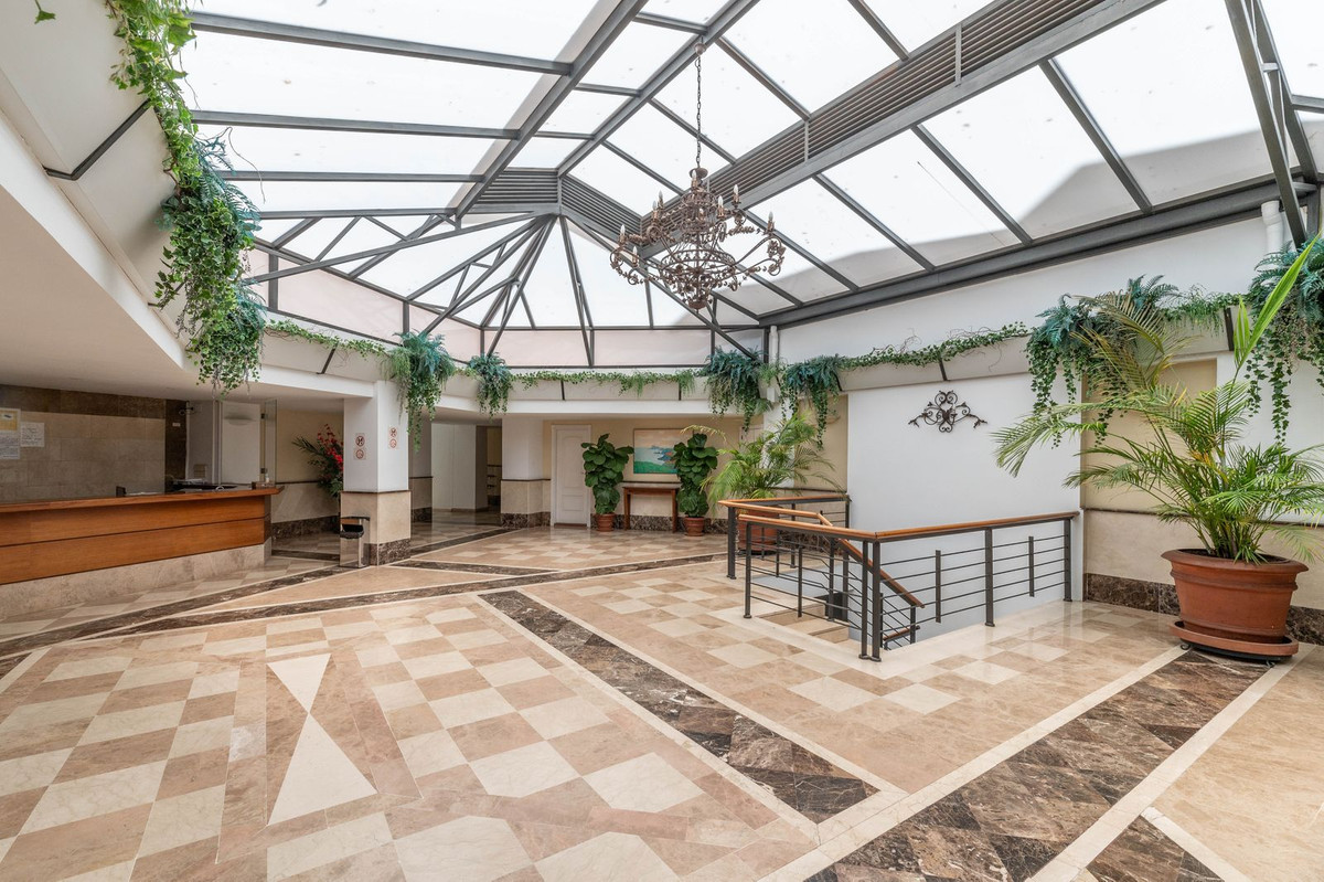 3 Bedroom Apartment in Marbella - Photo 38