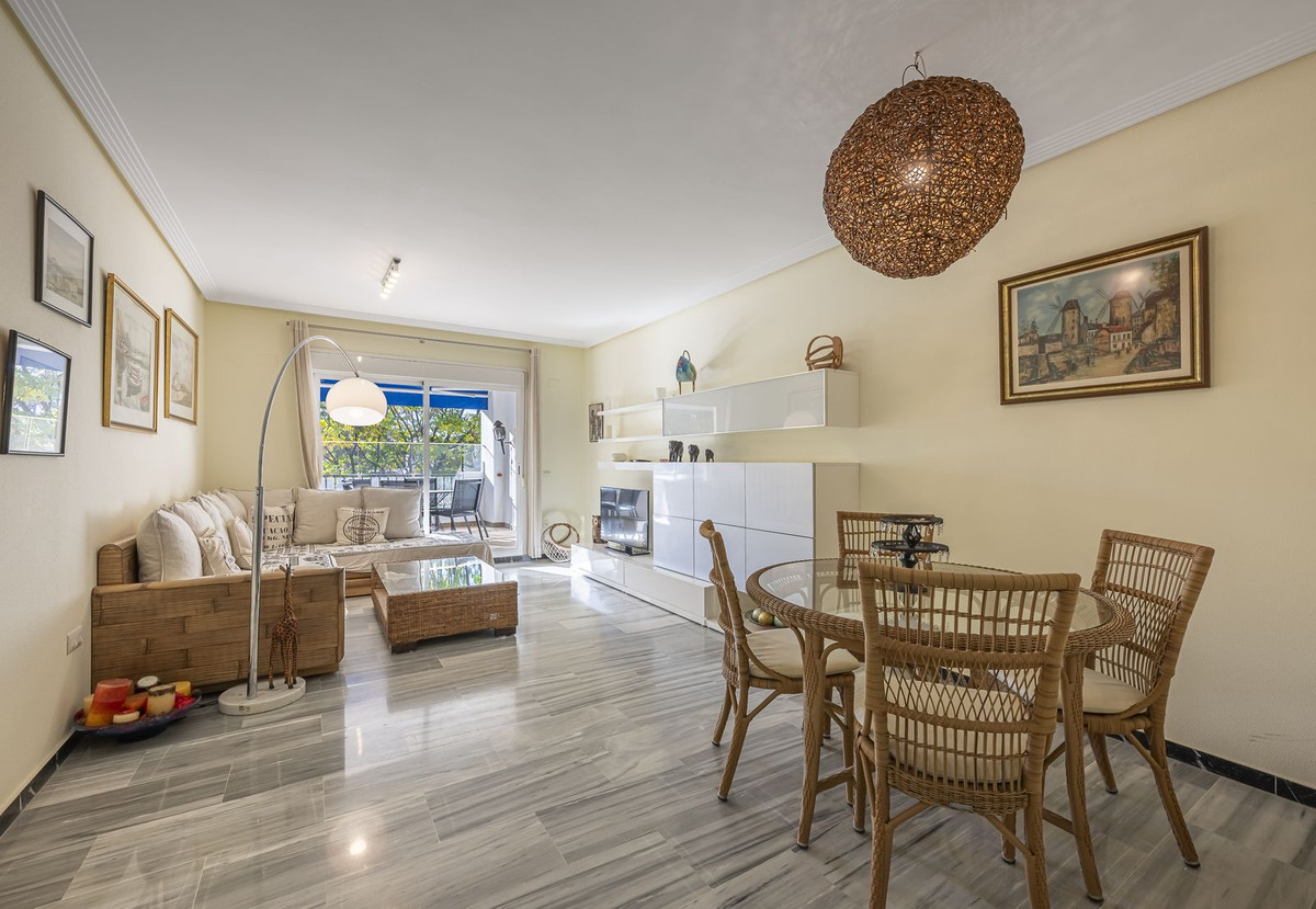 2 Bedroom Apartment in Marbella - Photo 10
