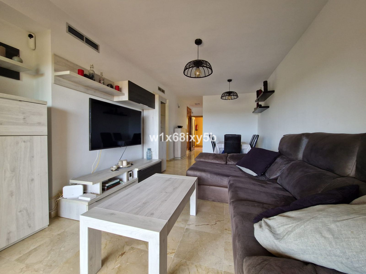 2 Bedroom Apartment in Estepona - Photo 5