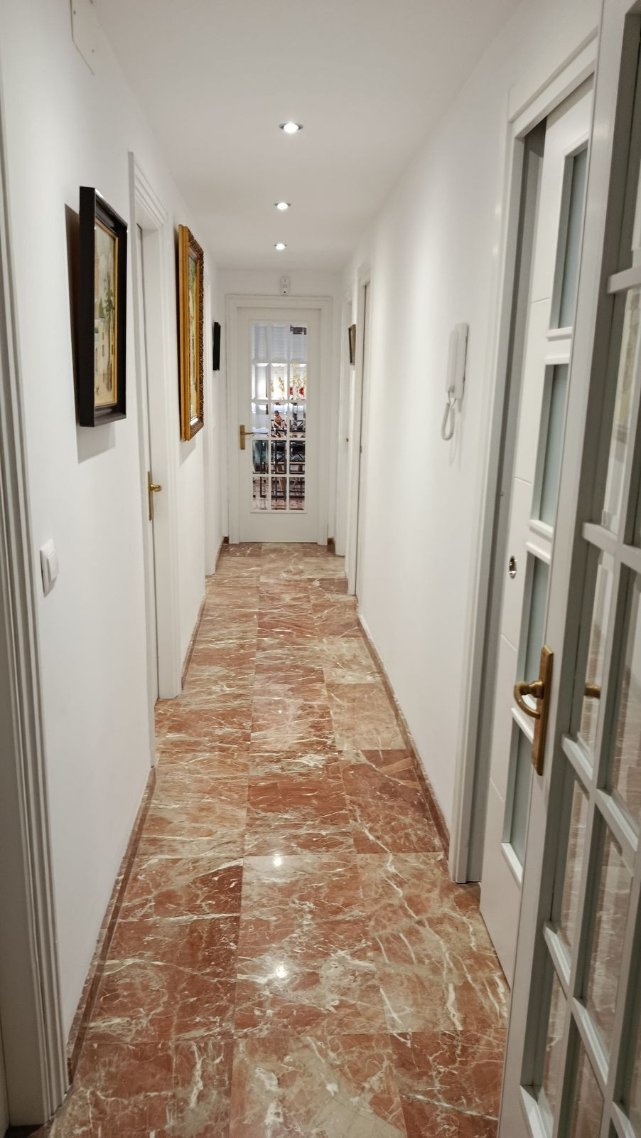 4 Bedroom Apartment in Málaga - Photo 14