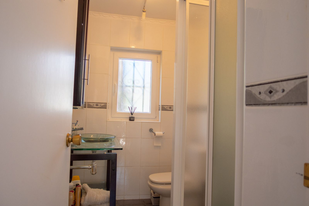 3 Bedroom Villa in Estepona - Photo 17