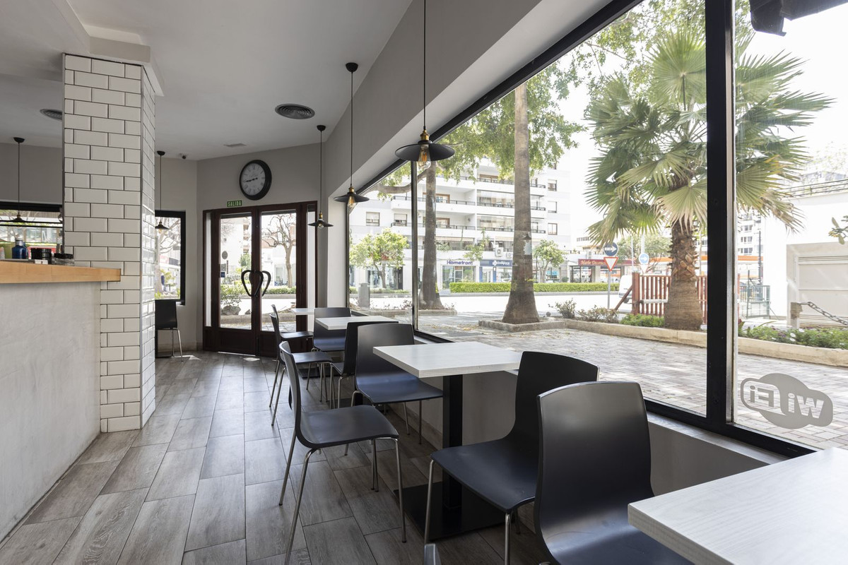Commercial premises in Malaga, Spain – Photo 1