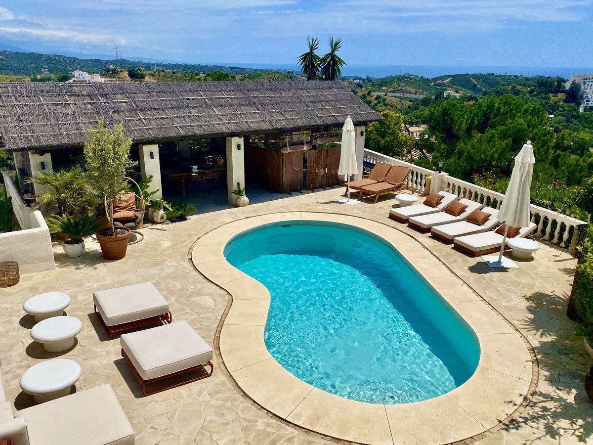 4 Bedroom Villa in Estepona - Photo 21