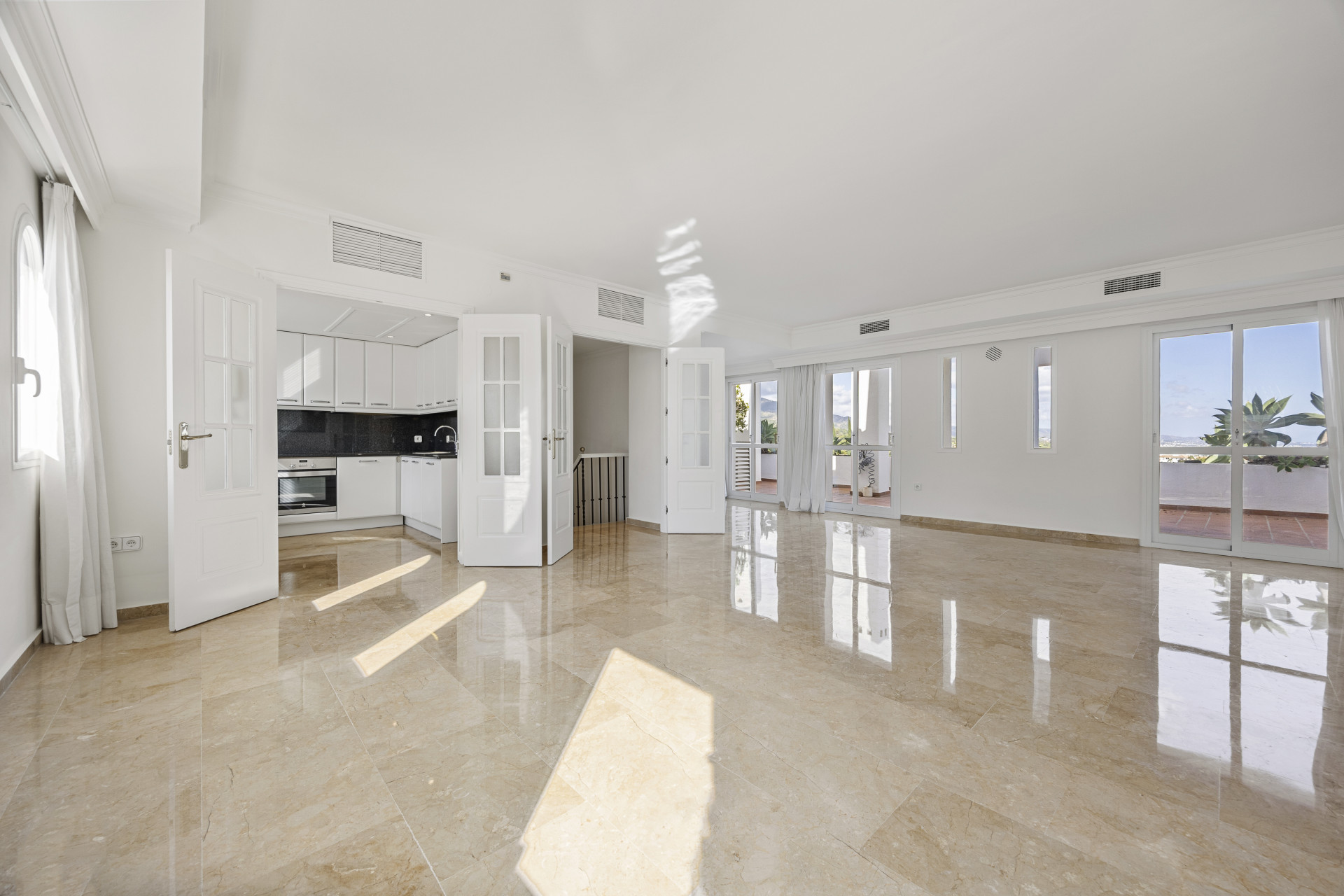Apartamento com 2 quartos com vista mar em Málaga, Espanha – Foto 2