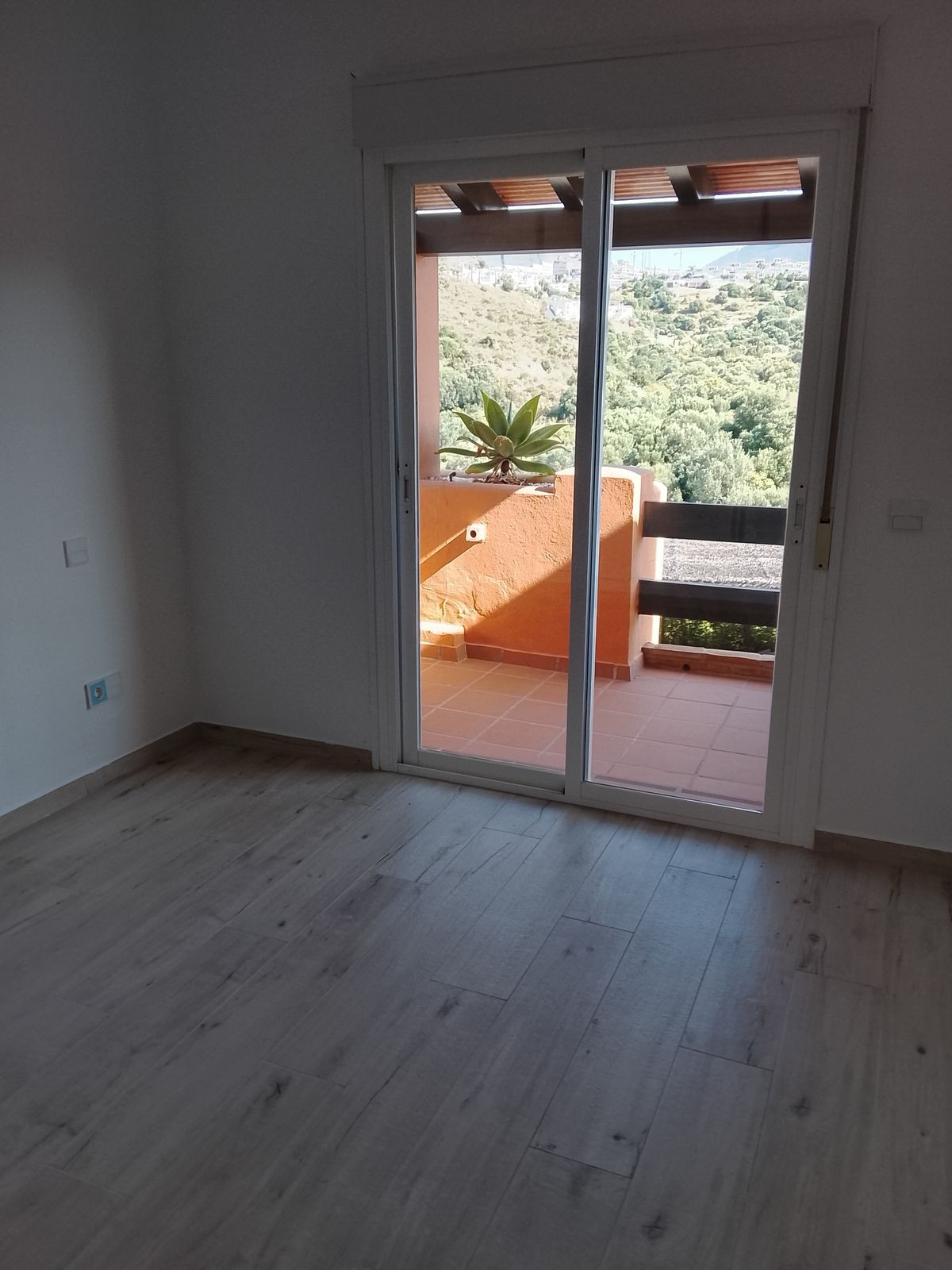 3 Bedroom Townhouse in Benahavís - Photo 7