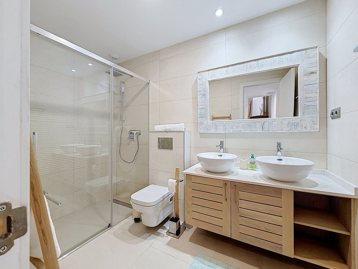 4 Bedroom Penthouse in La Alcaidesa - Photo 34