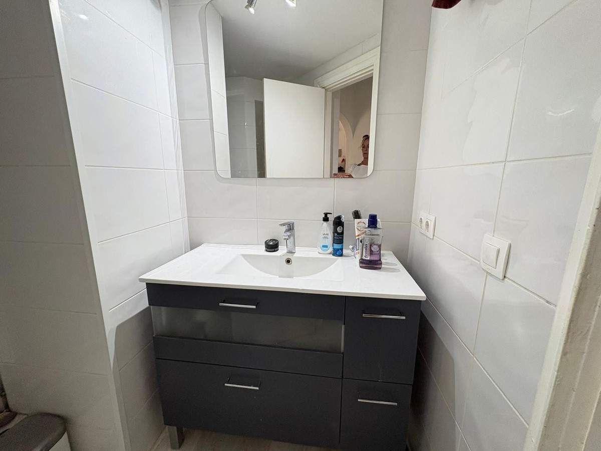 2 Bedroom Apartment in Mijas - Photo 15