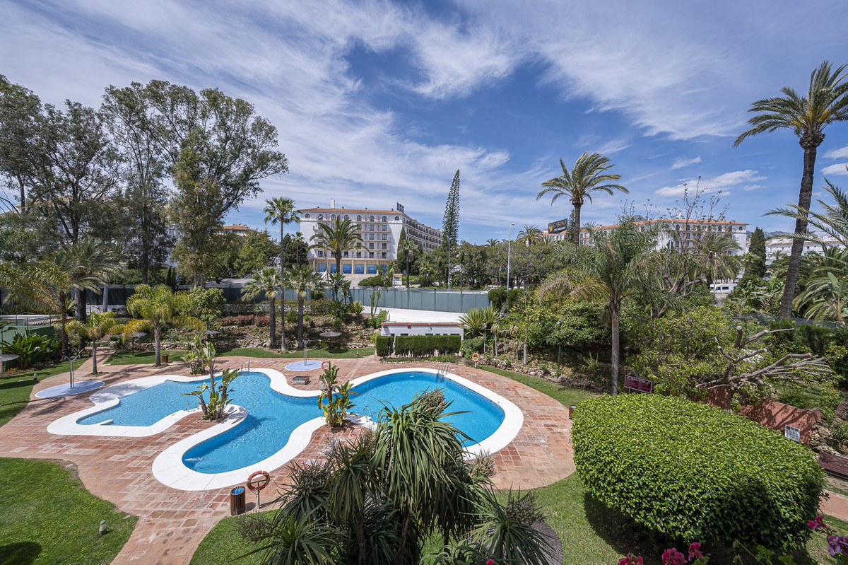 2 Bedroom Apartment in Marbella - Photo 26