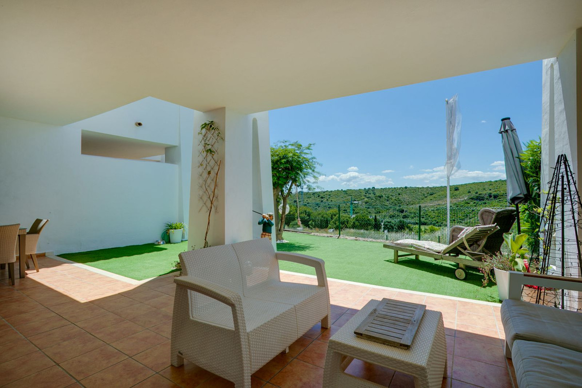 2 Bedroom Apartment in Casares - Photo 3