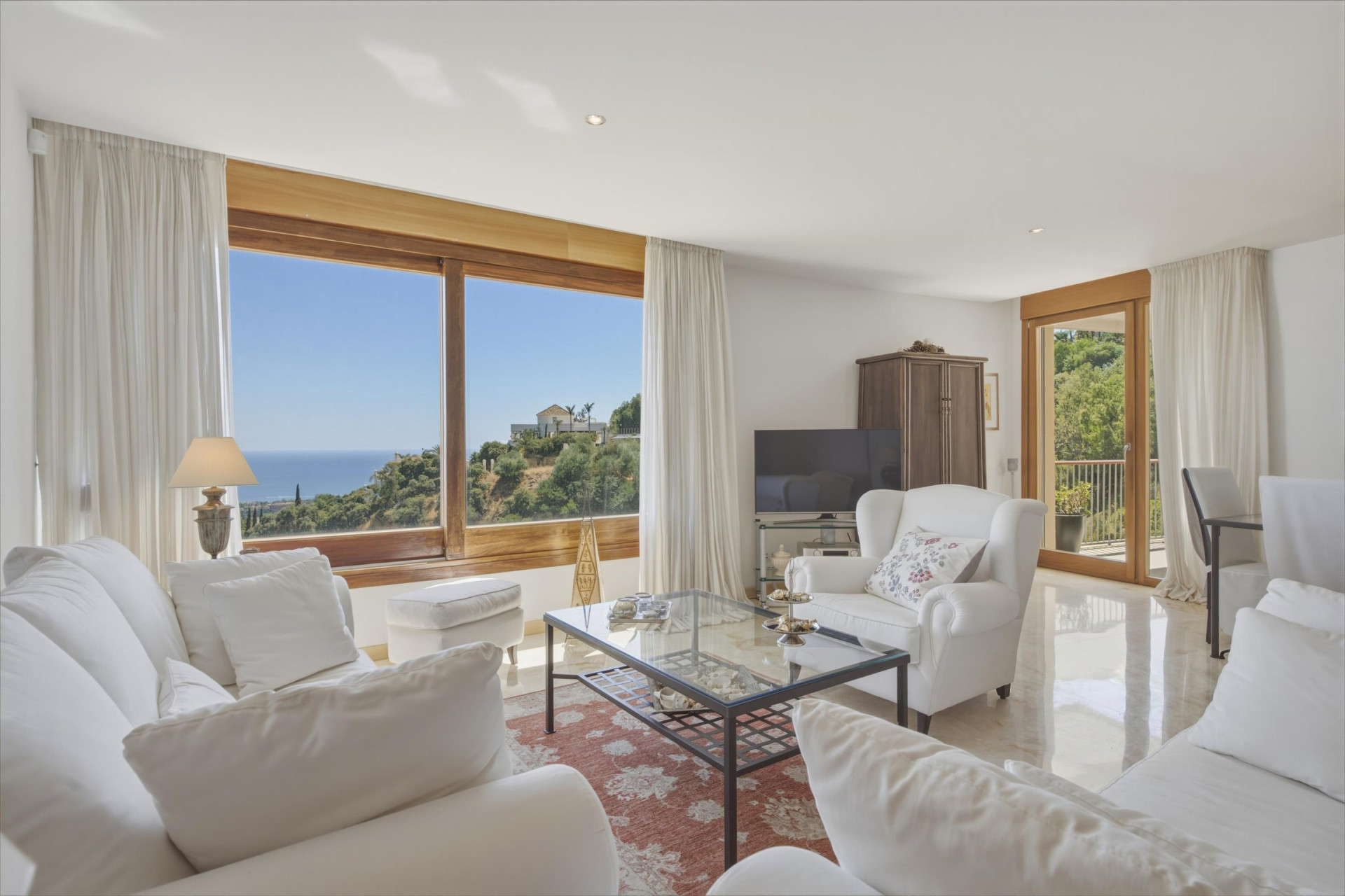 3 Bedroom Apartment in Marbella - Photo 6