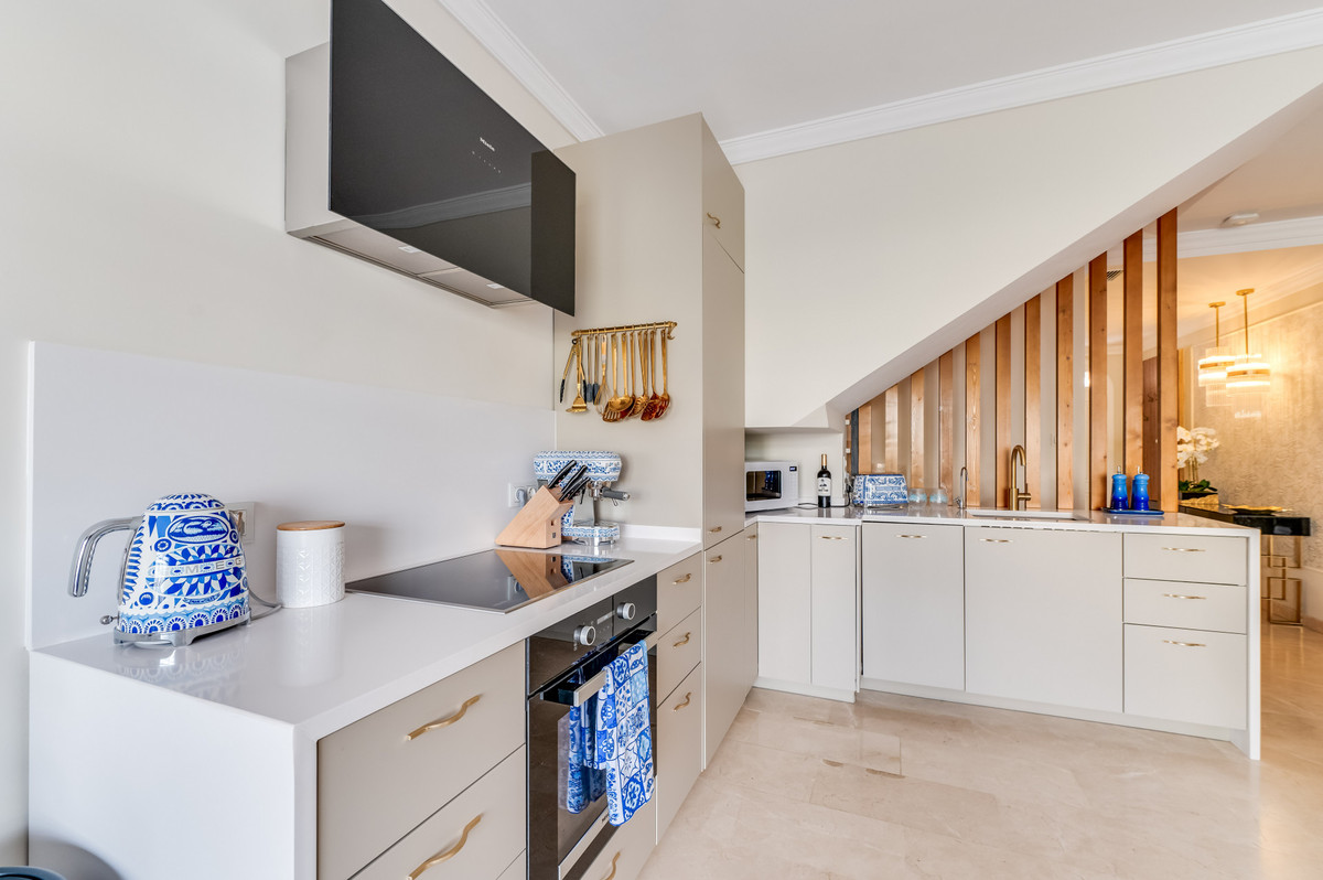 3 Bedroom Apartment in Marbella - Photo 9