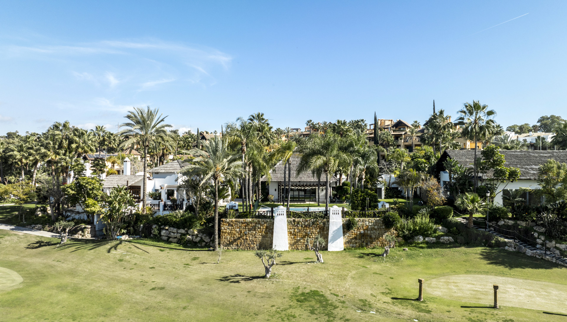 5 Bedroom Villa in Estepona - Photo 12