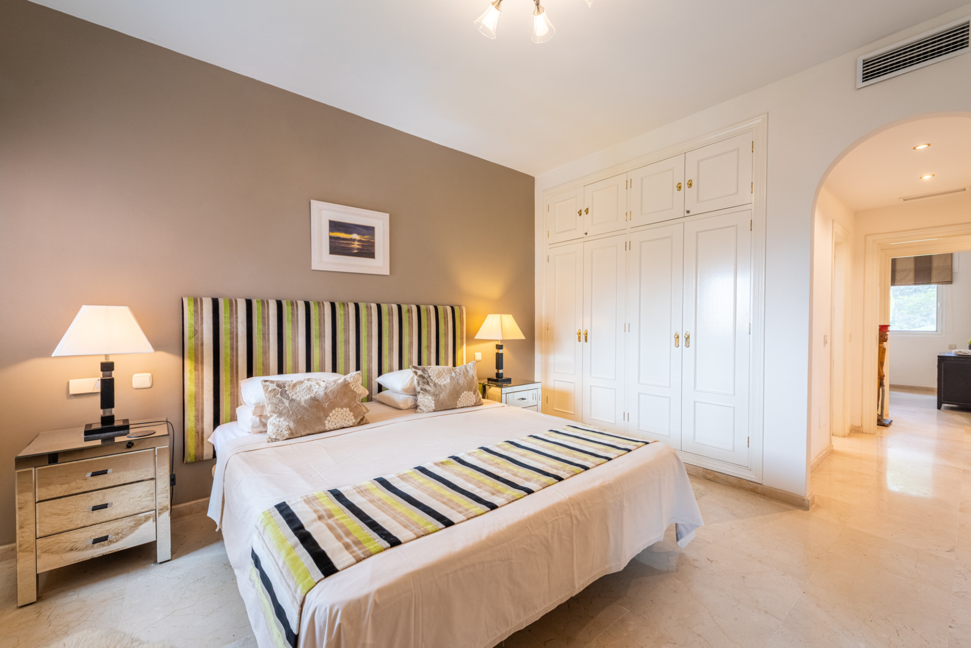2 Bedroom Penthouse in Estepona - Photo 17