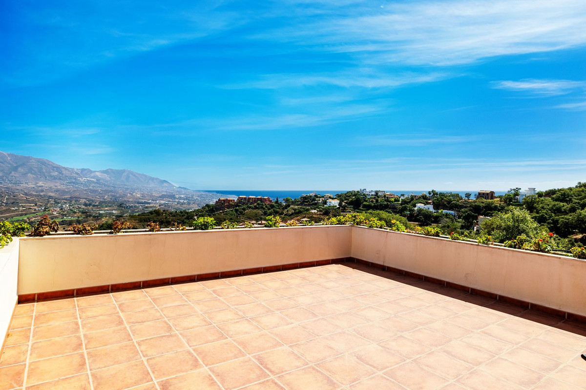 6 Bedroom Villa in Marbella - Photo 27