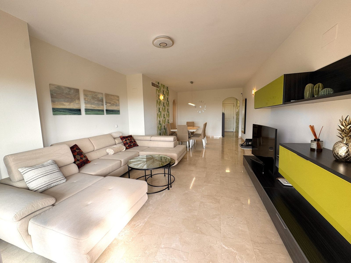 2 Bedroom Apartment in Mijas - Photo 3