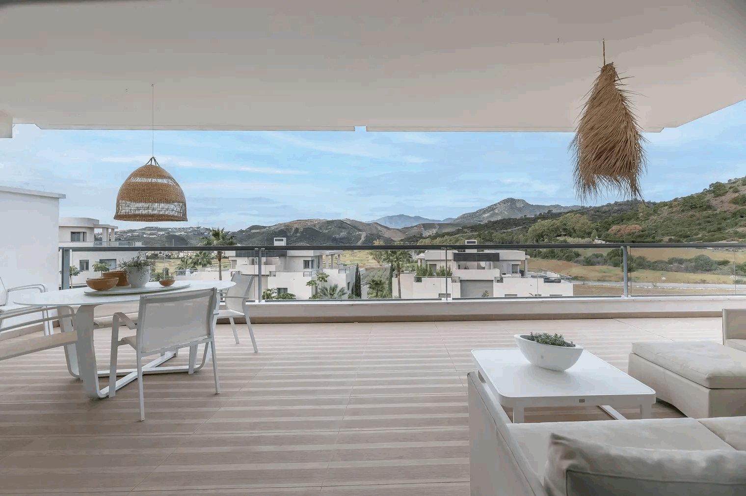 3 Bedroom Apartment in Benahavís - Photo 9