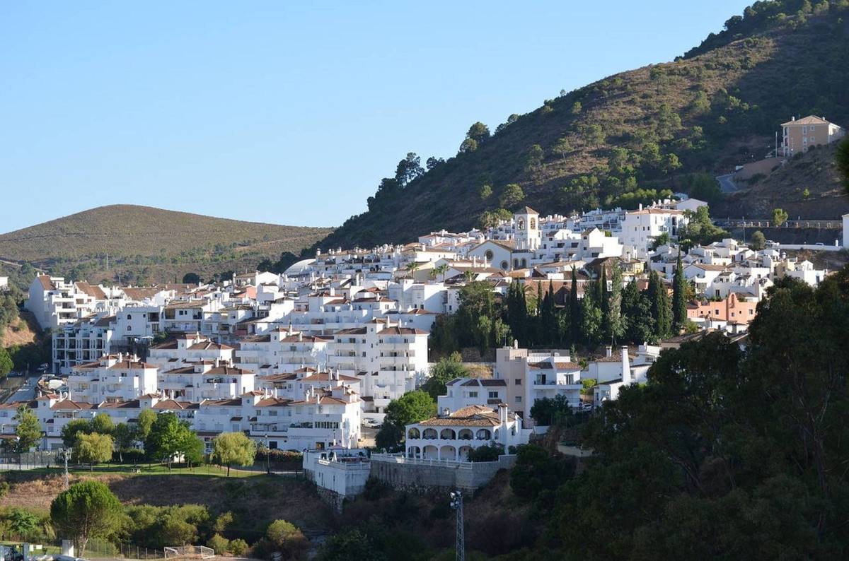 5 Bedroom Apartment in Benahavís - Photo 44