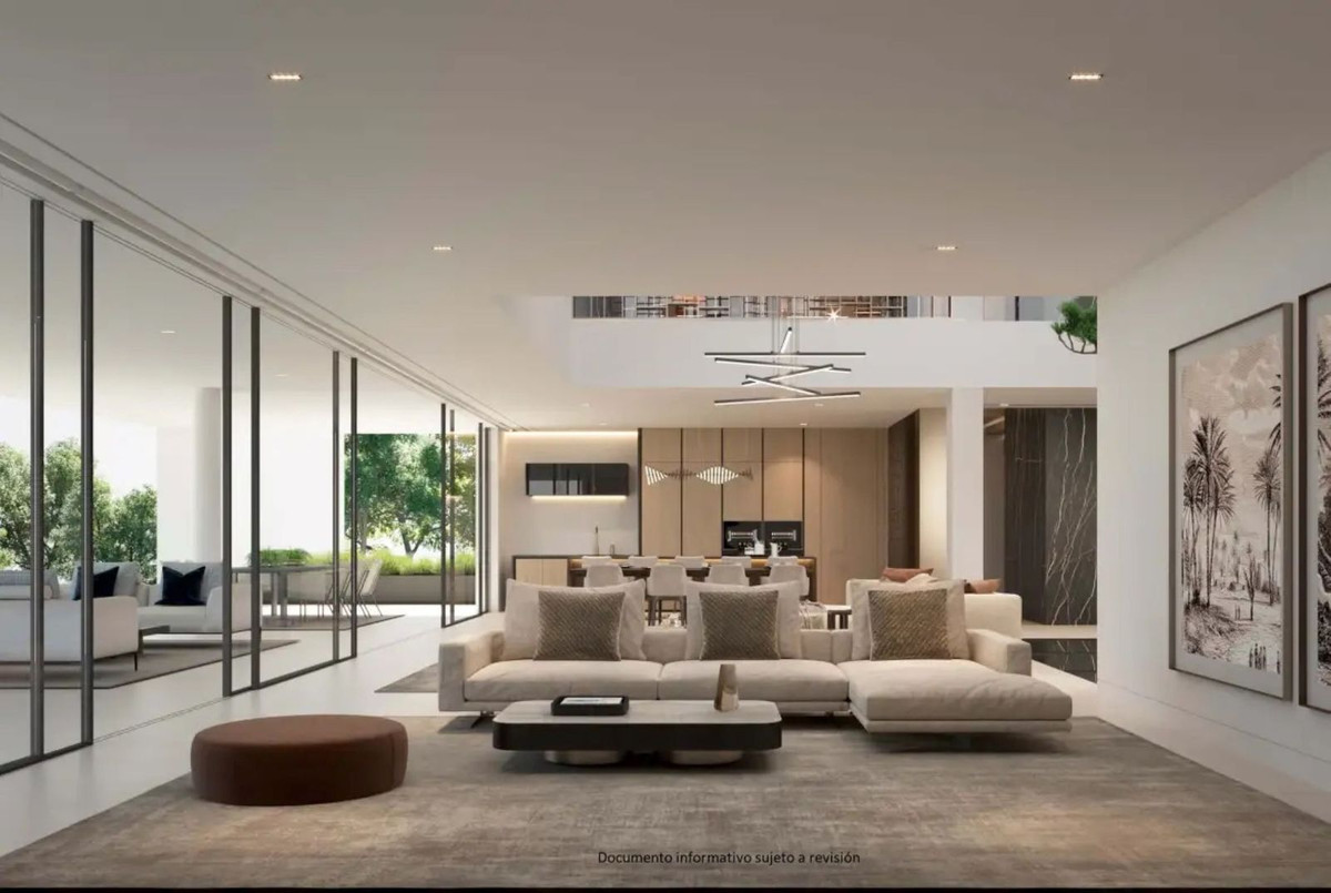 5 Bedroom Villa in Marbella - Photo 4