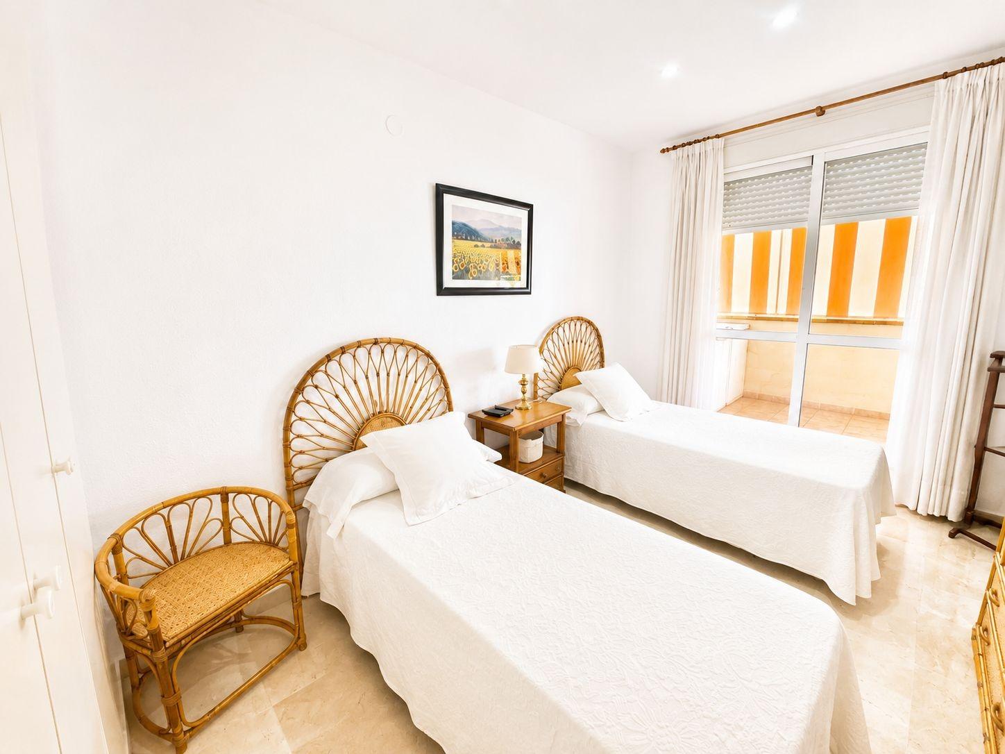 3 Bedroom Apartment in Fuengirola - Photo 6