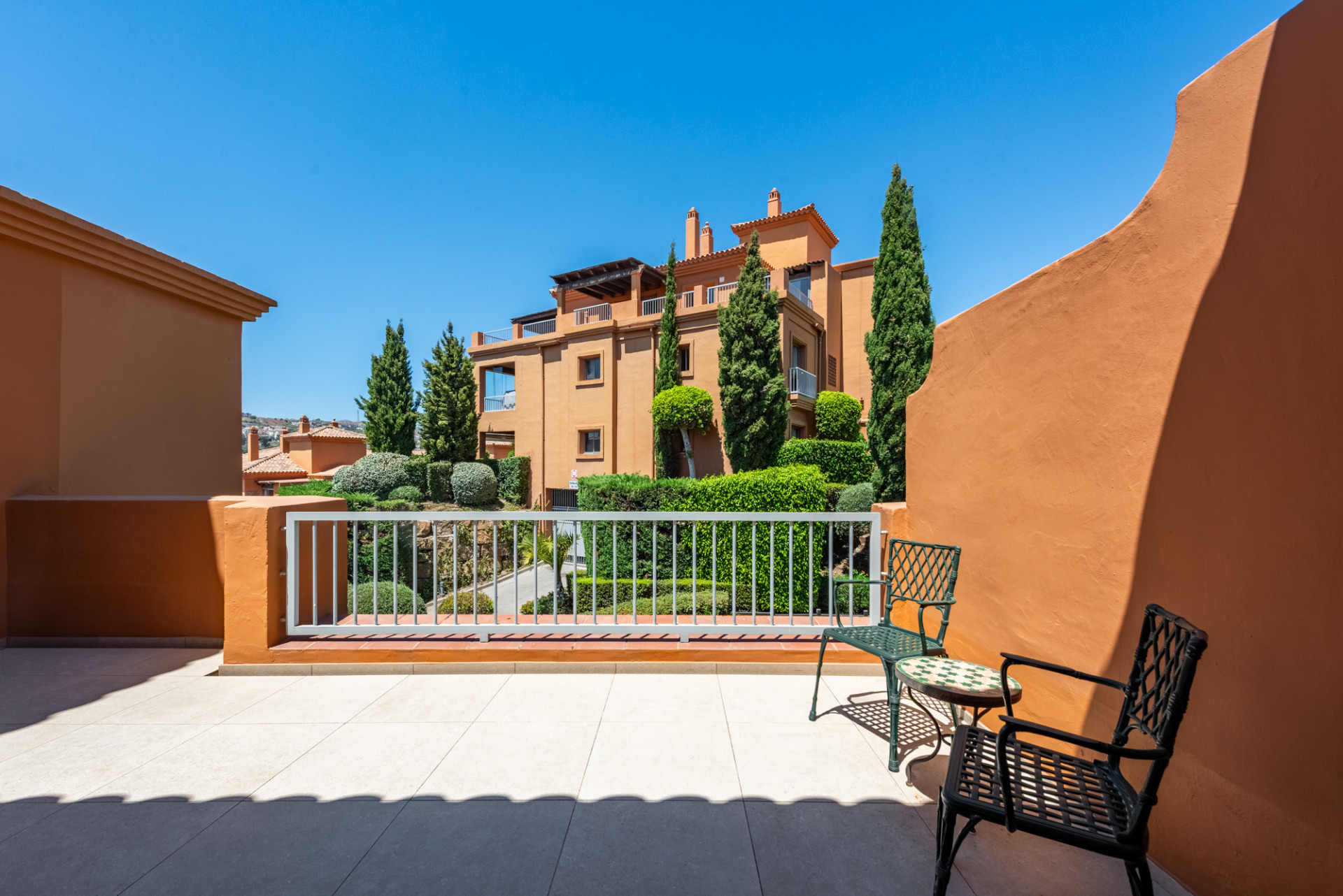 3 Bedroom Penthouse in Estepona - Photo 26