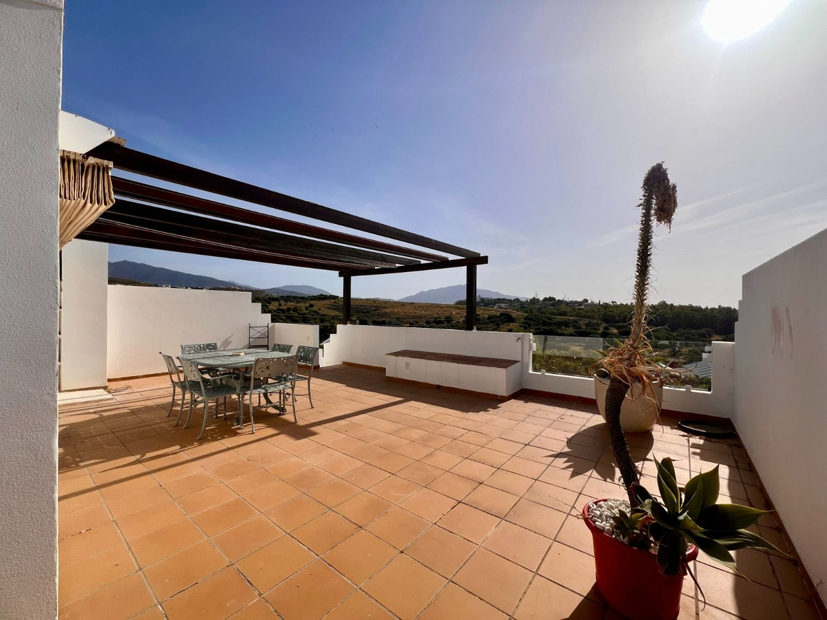 3 Bedroom Penthouse in Estepona - Photo 27