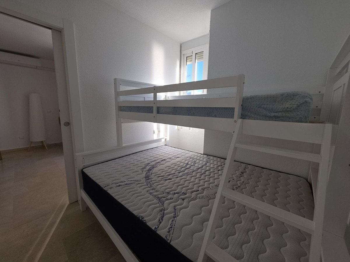2 Bedroom Apartment in Fuengirola - Photo 14