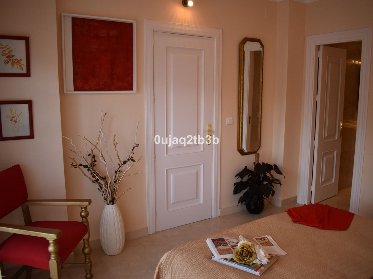 2 Bedroom Townhouse in Marbella - Photo 24
