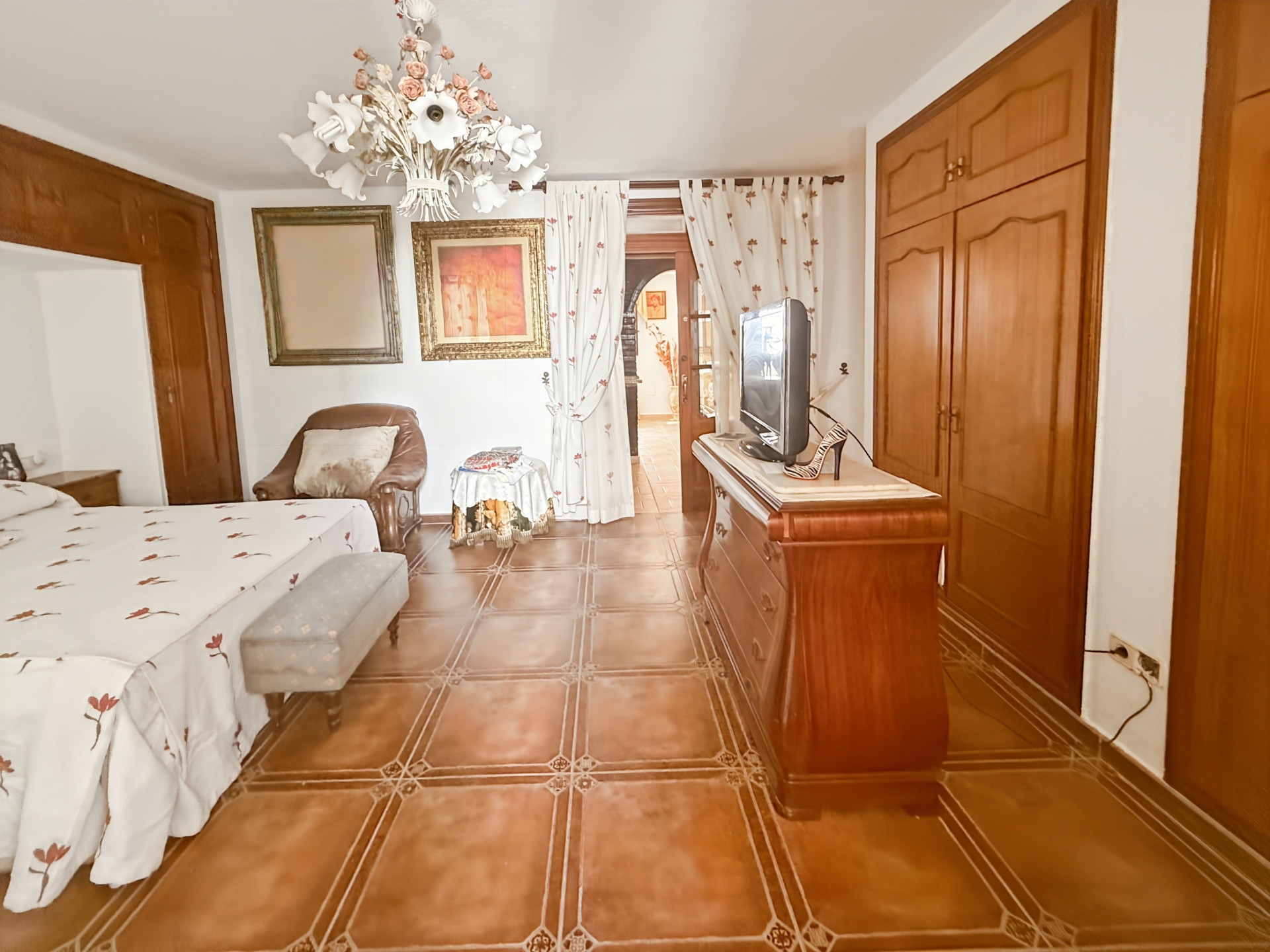 2 Bedroom Apartment in Estepona - Photo 21