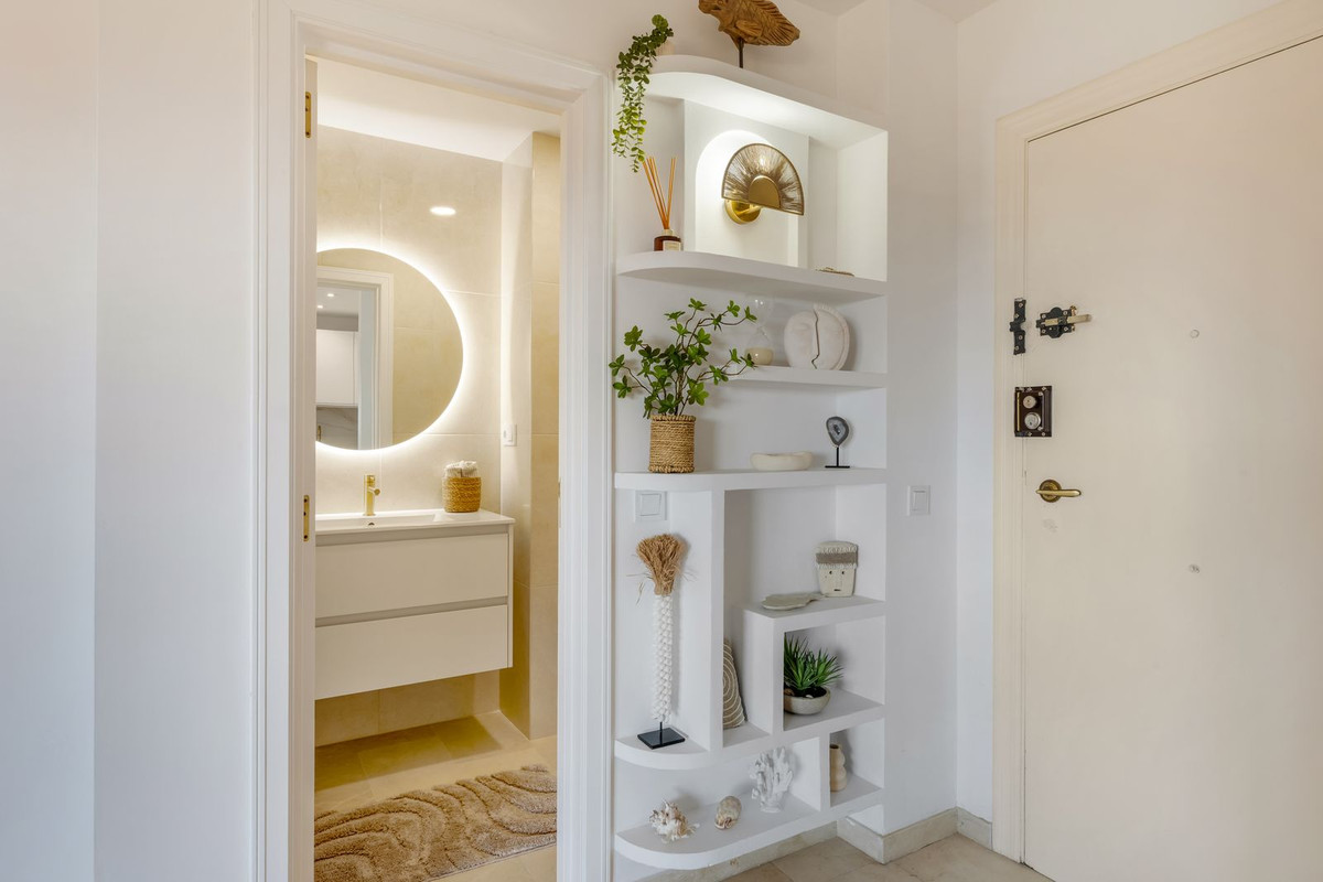 1 Bedroom Apartment in Estepona - Photo 11