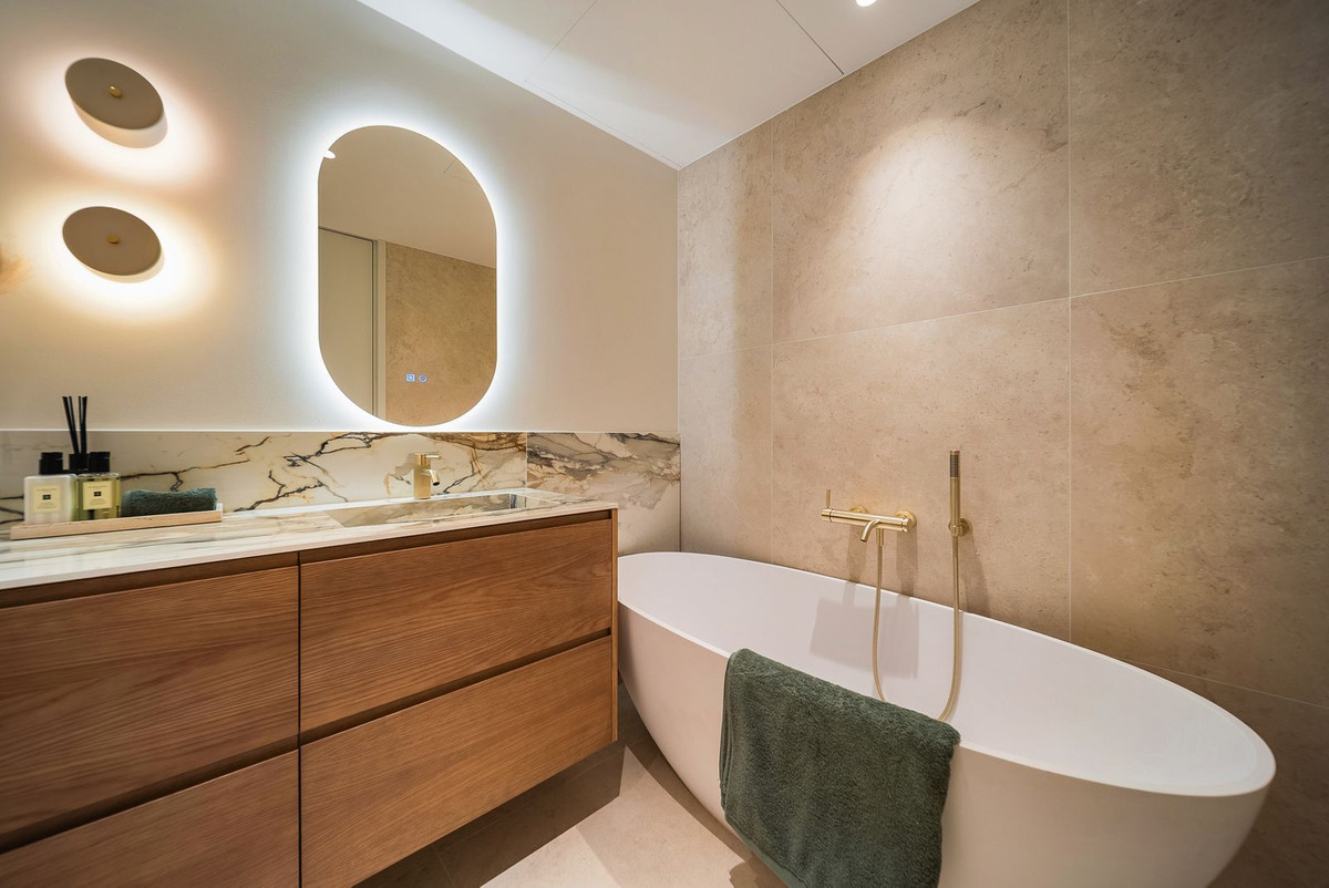 3 Bedroom Apartment in Marbella - Photo 20
