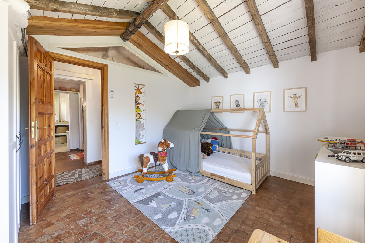 4 Bedroom Villa in San Pedro de Alcántara - Photo 29