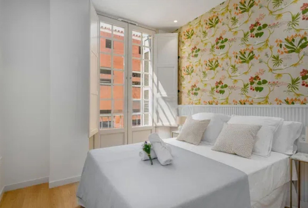 3 Bedroom Penthouse in Málaga - Photo 4