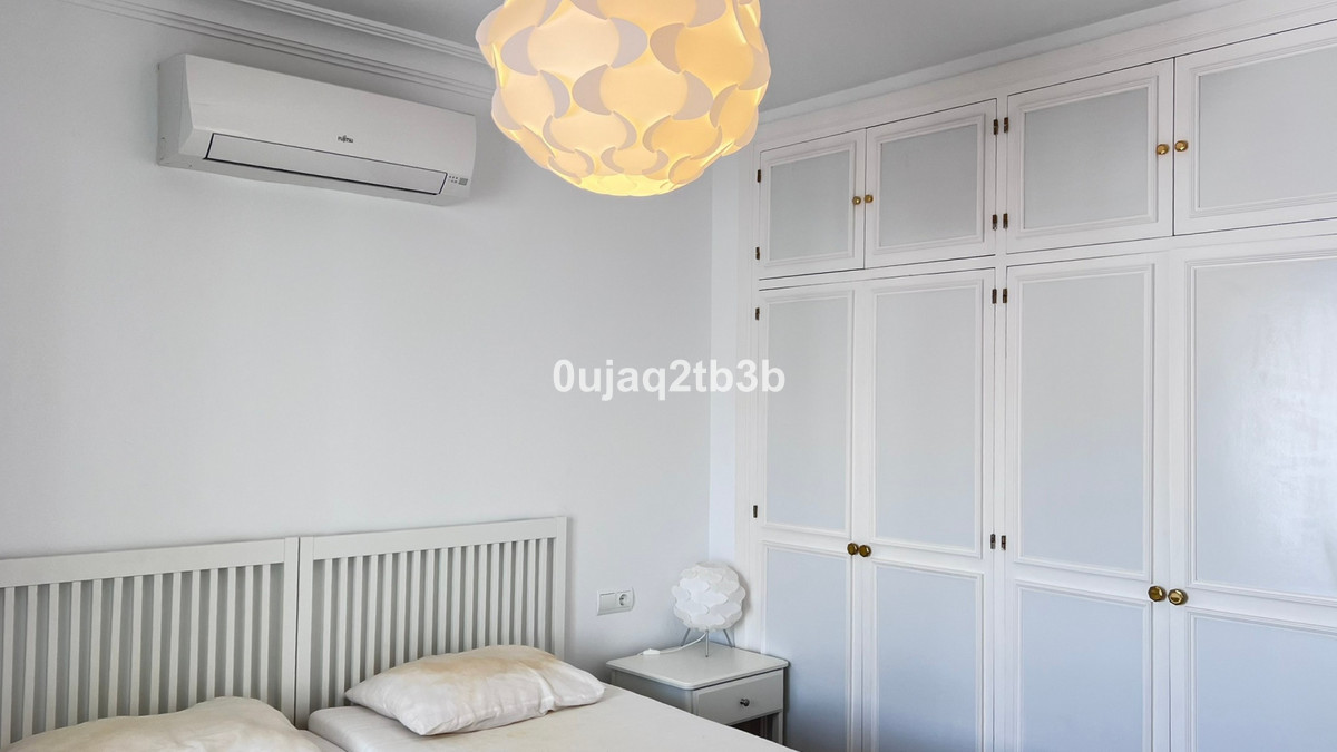 4 Bedroom Apartment in Marbella - Photo 21