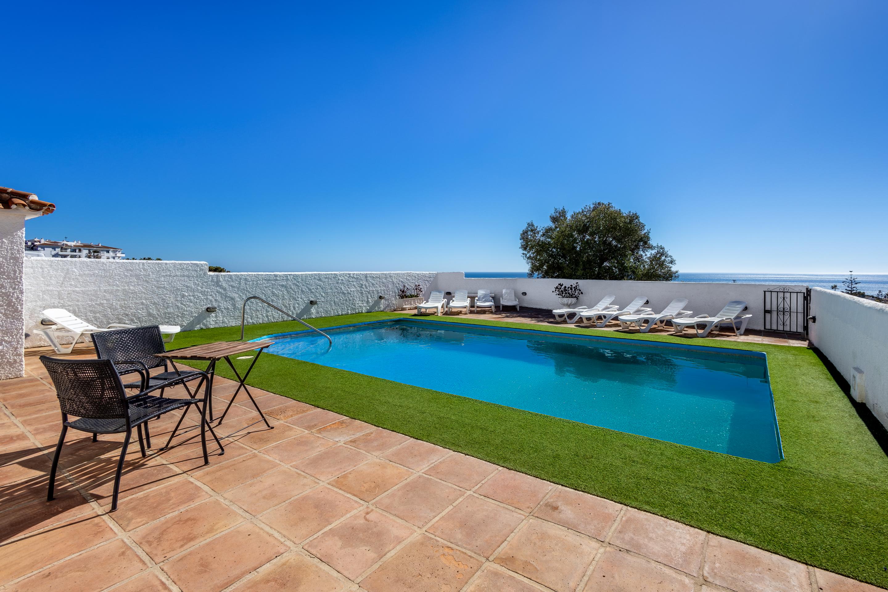 6 Bedroom Villa in Mijas - Photo 3