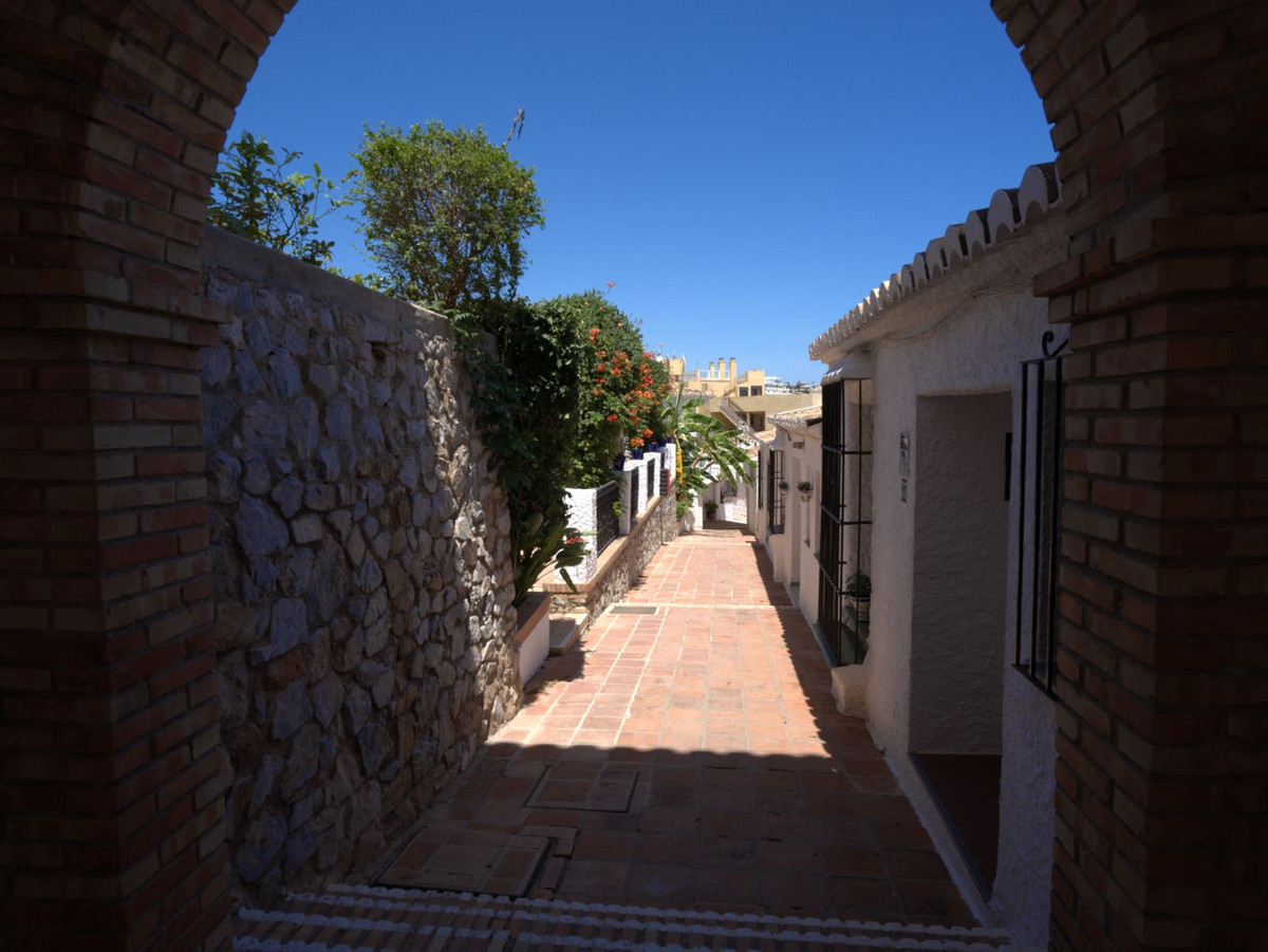 5 Bedroom Villa in Fuengirola - Photo 8