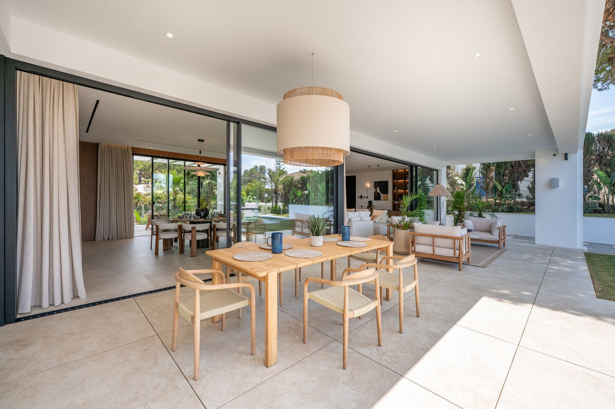 6 Bedroom Villa in Marbella - Photo 24