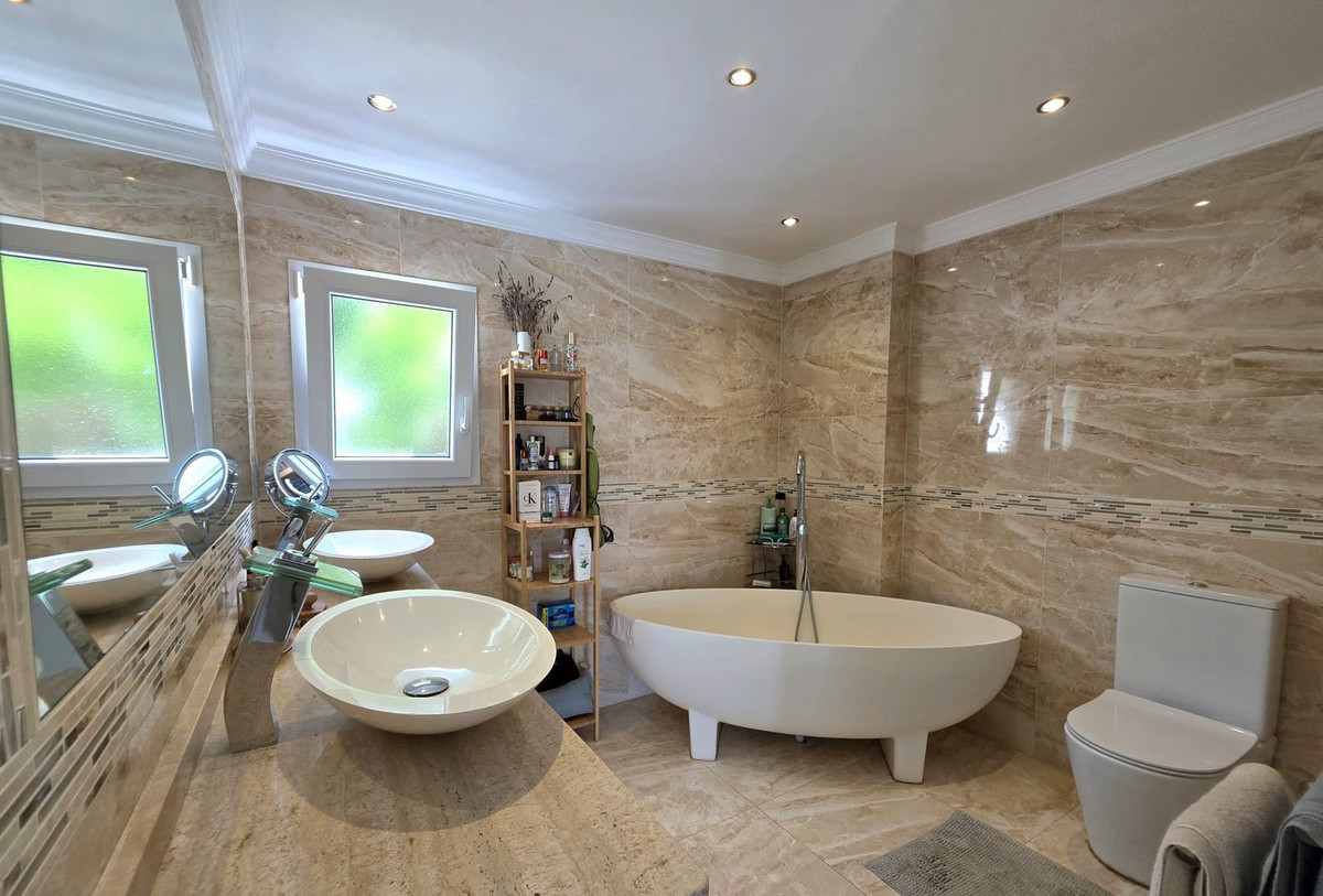 5 Bedroom Villa in Marbella - Foto 15
