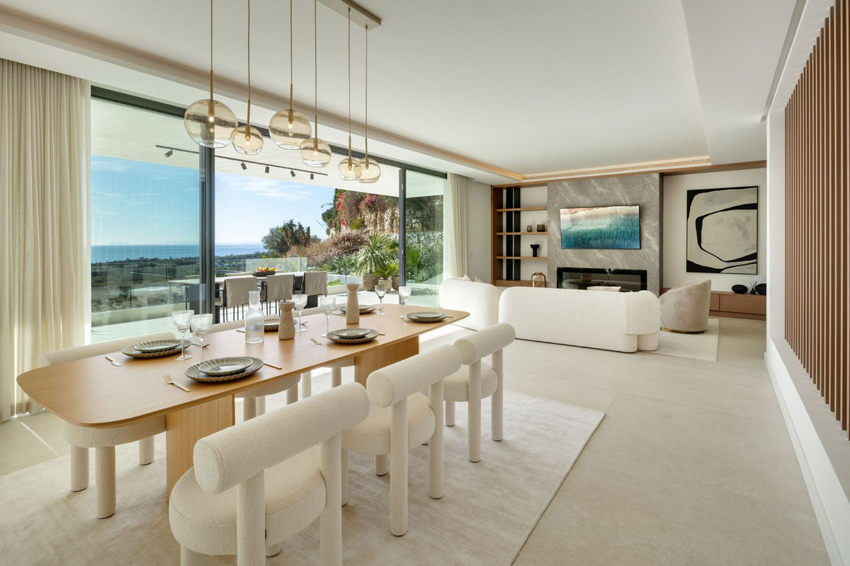 5 Bedroom Villa in Marbella - Photo 10