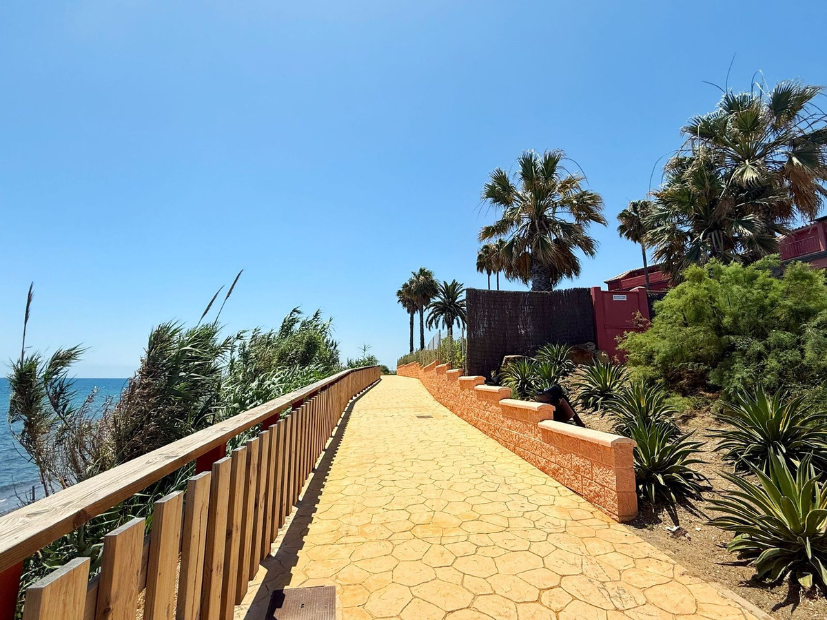 3 Bedroom Townhouse in Estepona - Фото 29