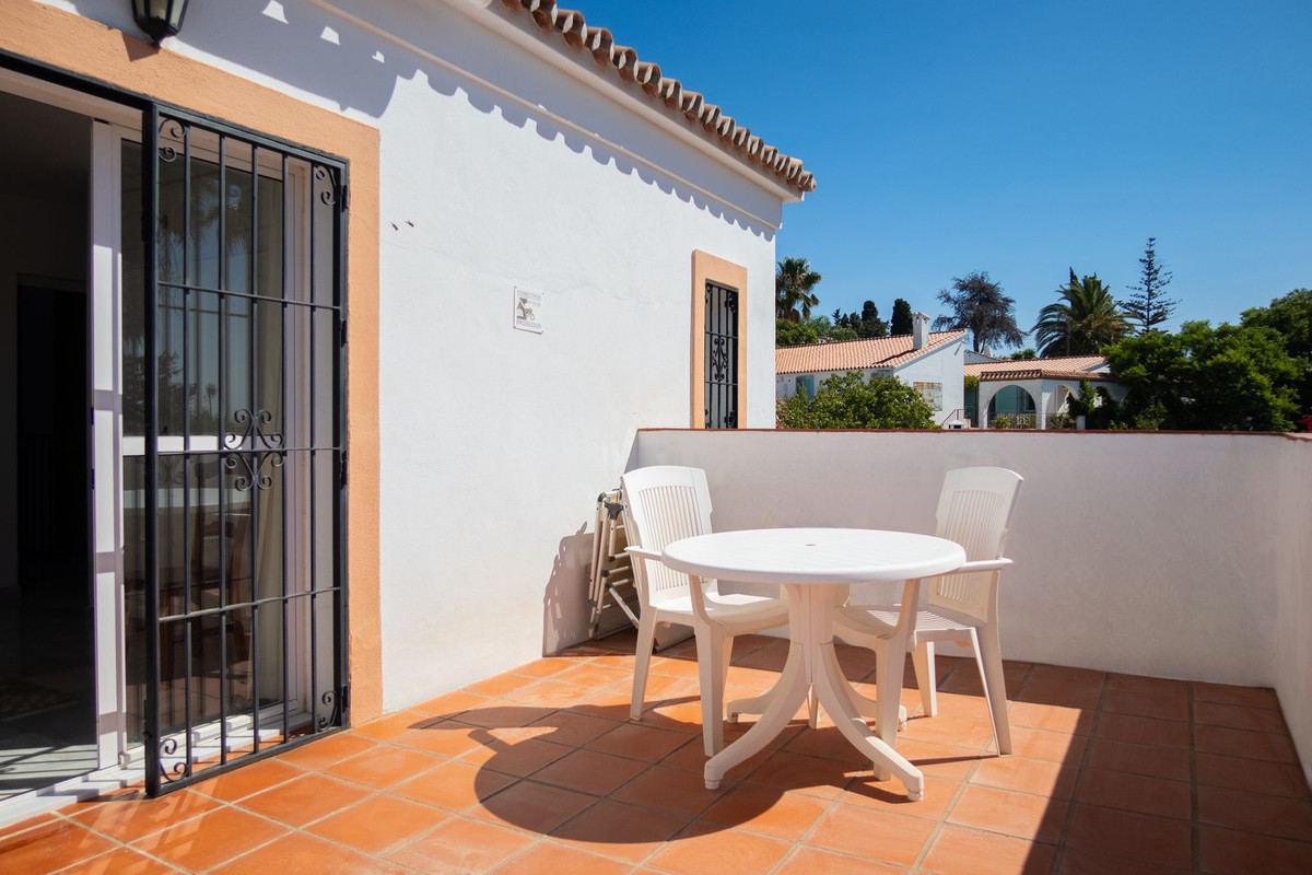 3 Bedroom Villa in Estepona - Photo 23