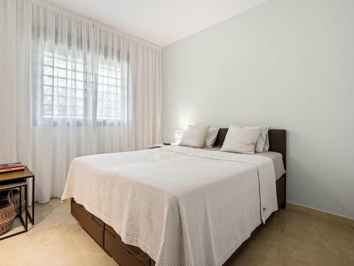 2 Bedroom Apartment in Manilva - Фото 15