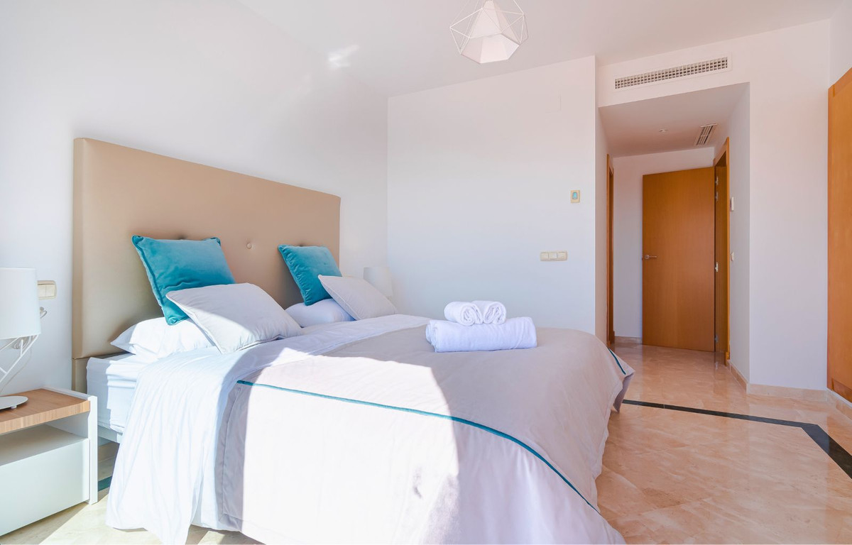 3 Bedroom Penthouse in Casares - Photo 15