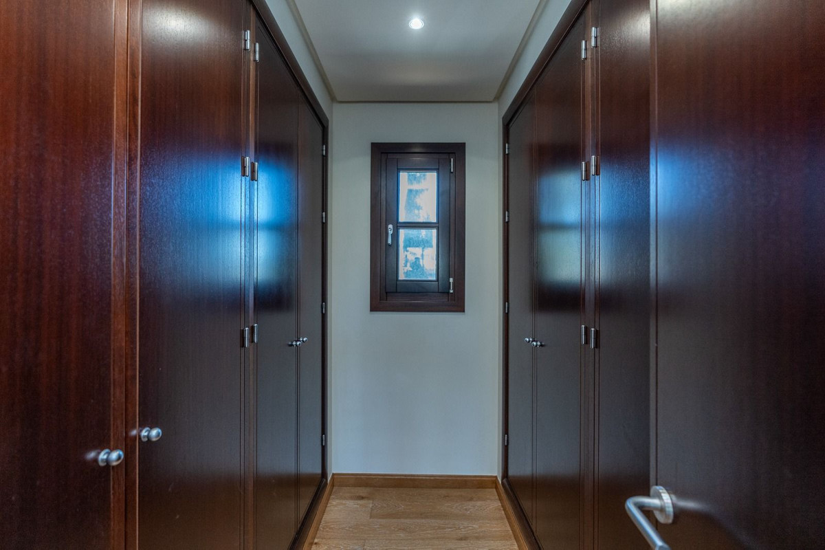 5 Bedroom Villa in Benahavís - Фото 14