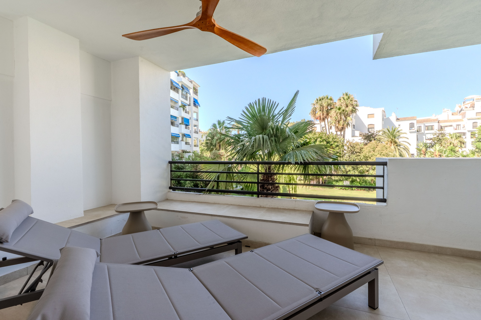 2 Bedroom Apartment in Marbella - Photo 8