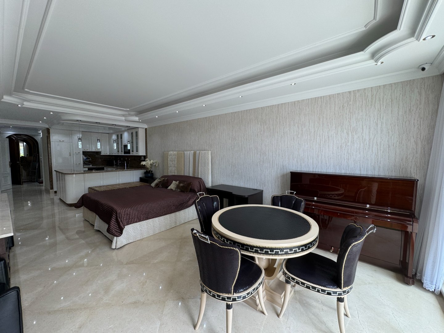 1 Bedroom Apartment in Marbella - Photo 14