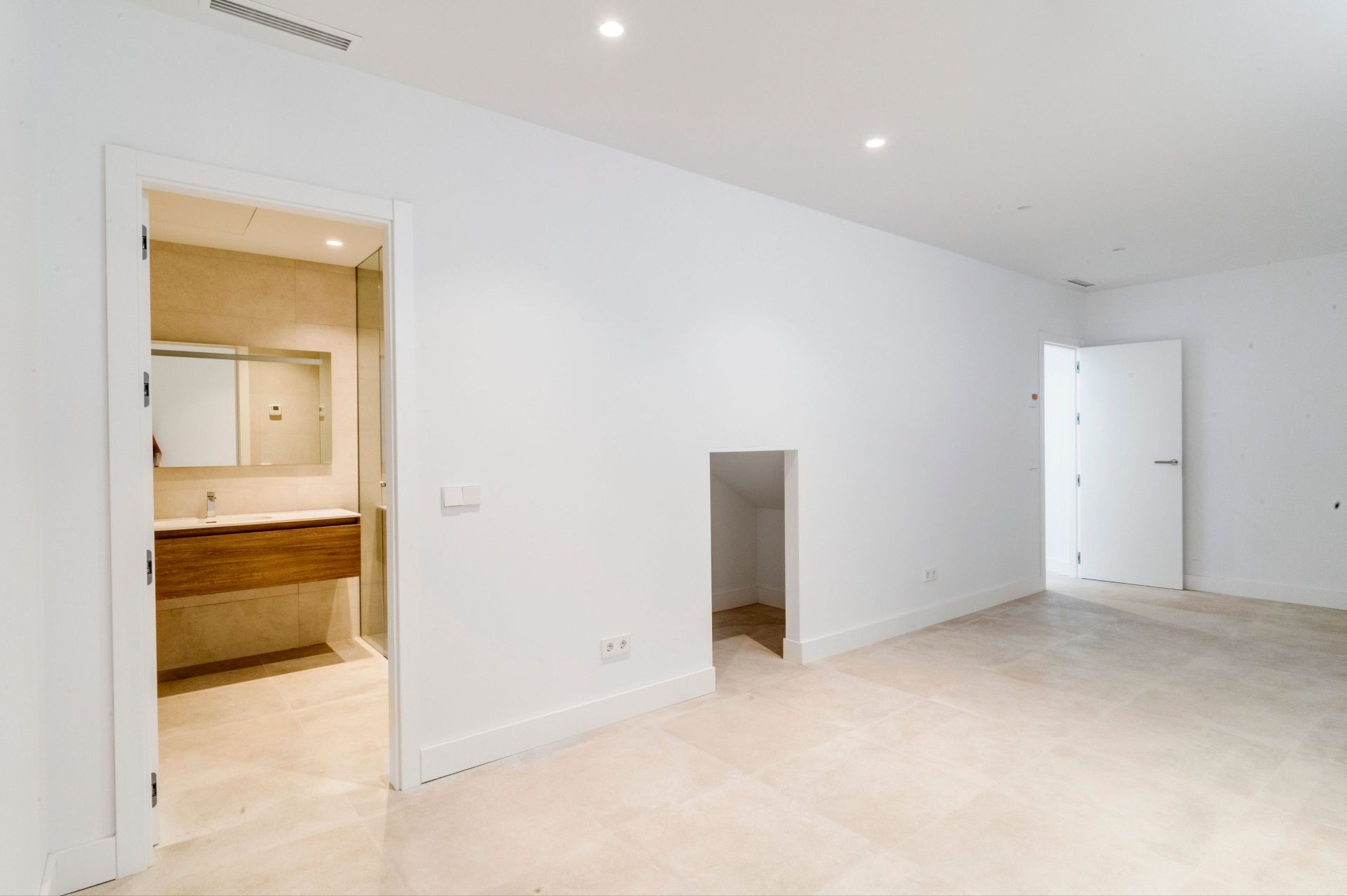 5 Bedroom Villa in Estepona - Photo 15